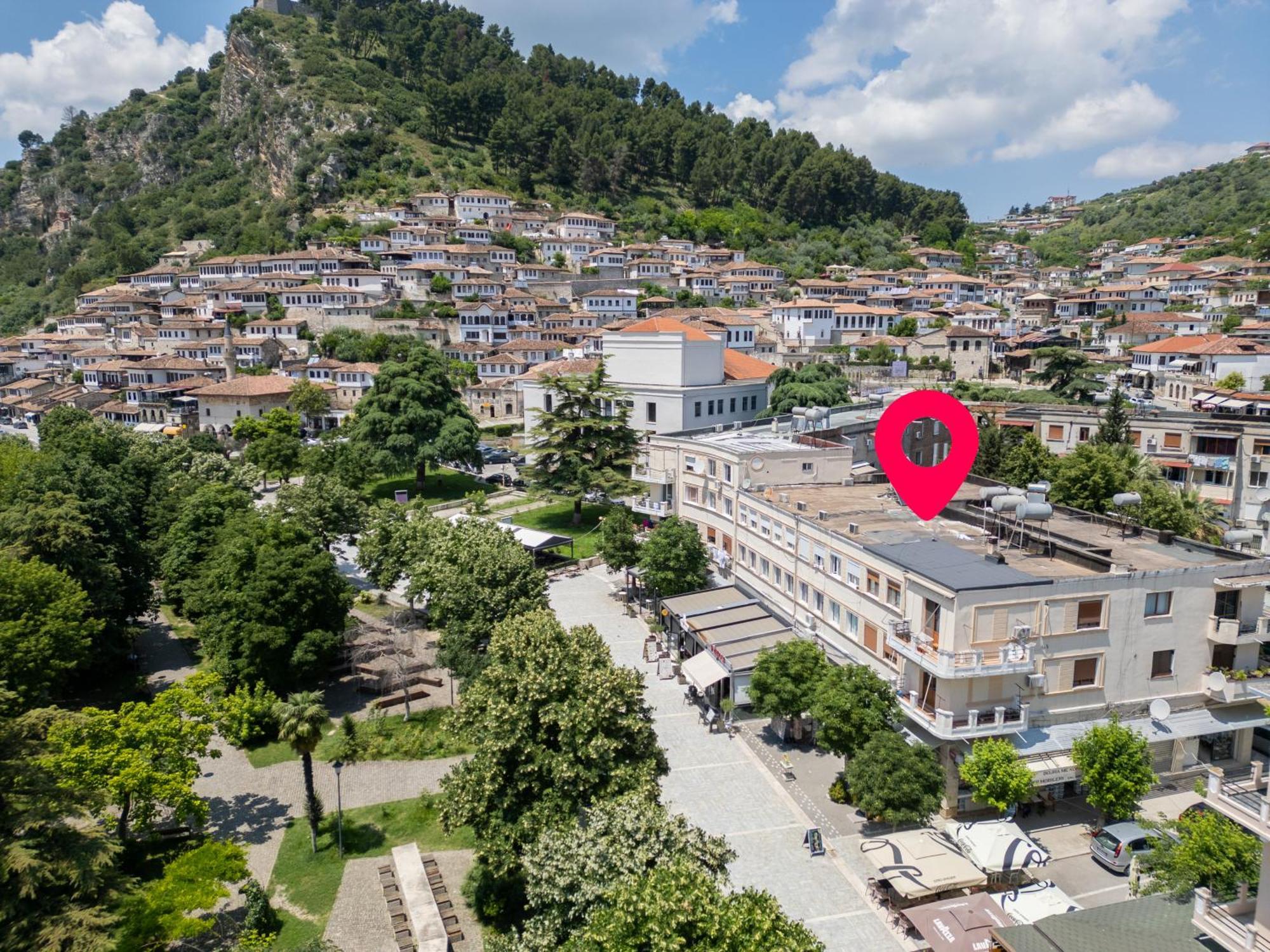 The Nook City Centre En Suite Berat Eksteriør bilde